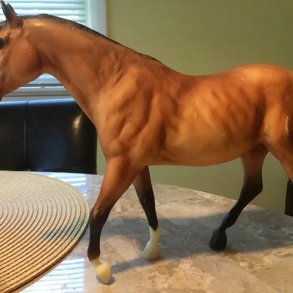 Horse Needs New Home! (11 3/4in long and 8 in Tall ear to legs) - Picture 11 of 16